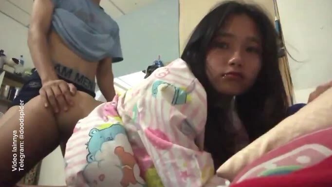 Bokep ABG Baru Bangun Tidur Dapat Jatah Dari Sepupu