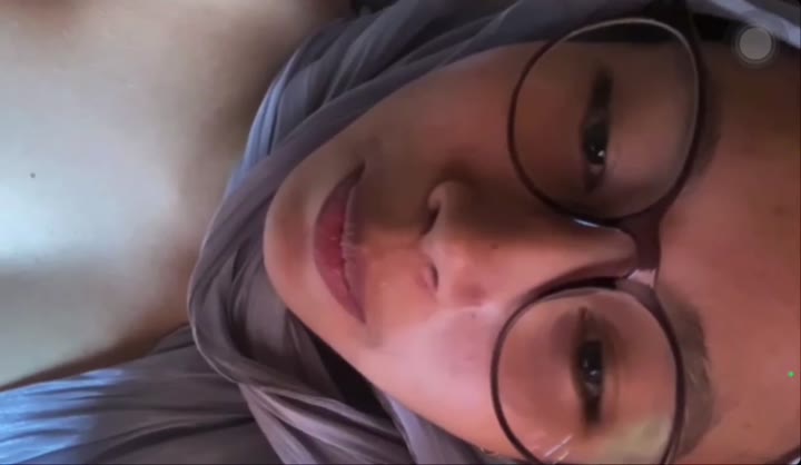 Bokep abg kacamata colmek kesenangan