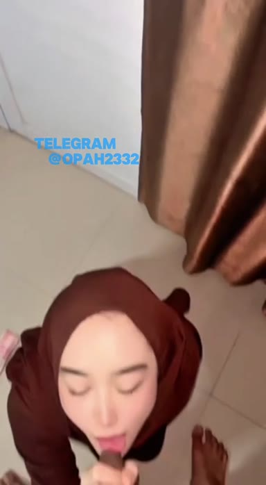 Abg hijab cantik mulus minus suka sepong