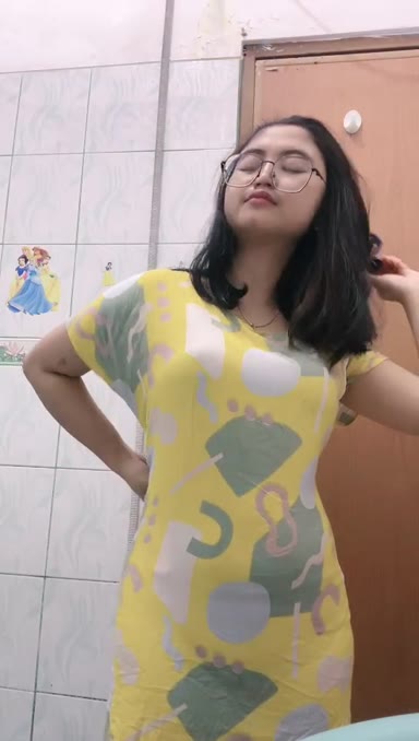 Yolanda Piyu Tiktok Colmek Dikamar Mandi