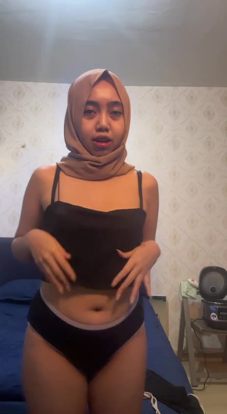 Astrid Wulan Hijab Emang Suka Colmek